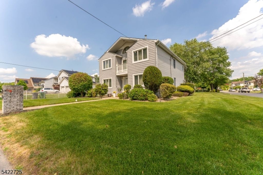 932 Beatrice Pkwy, Edison Twp., NJ 08820 — photo 2