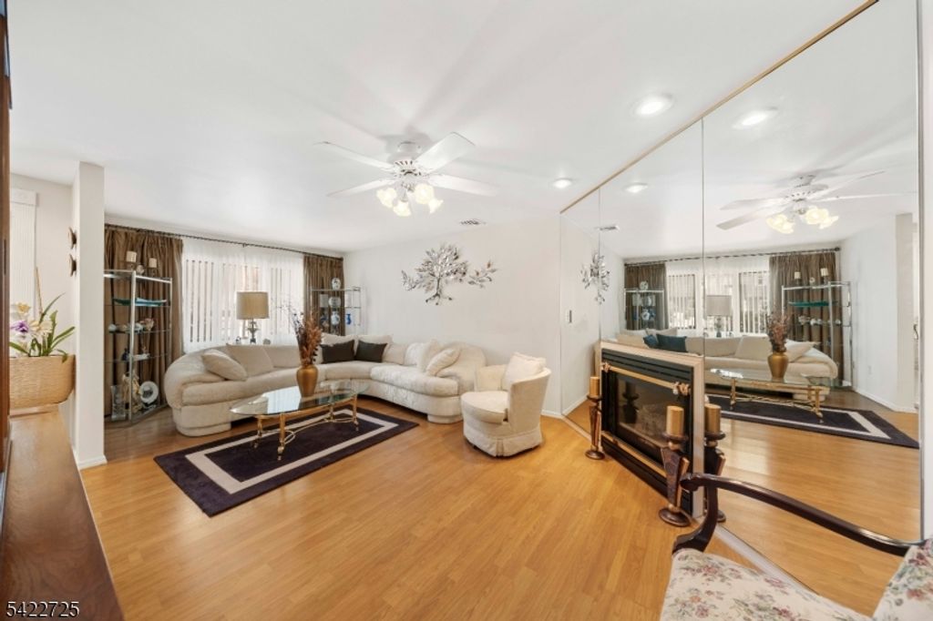 932 Beatrice Pkwy, Edison Twp., NJ 08820 — photo 5