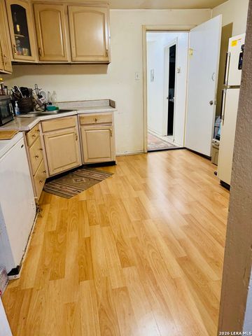 3523 S Laredo St, San Antonio, TX 78207