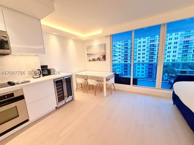 2301 Collins Ave 920, Miami Beach, FL 33139