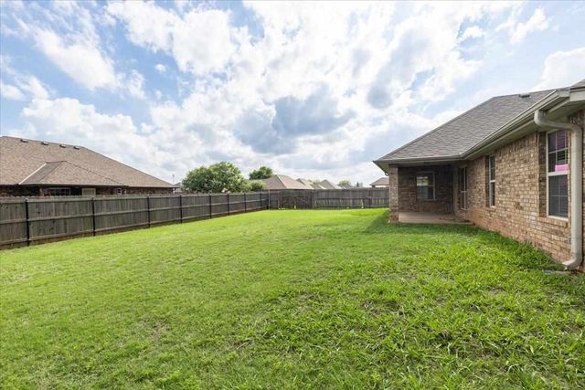 1202 1st St, Elgin, OK 73538