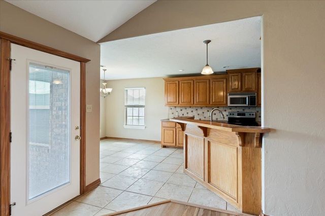 1202 1st St, Elgin, OK 73538