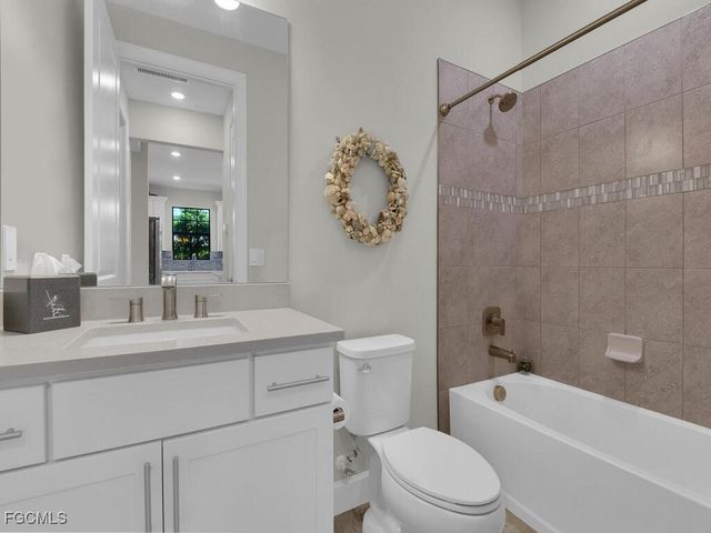 17300 Corsini DR, Fort Myers, FL 33913