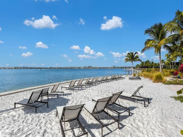 17300 Corsini DR, Fort Myers, FL 33913