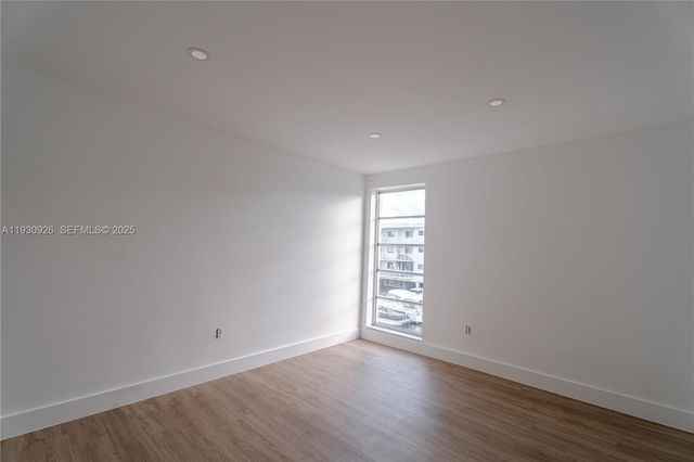 3716 NE 168th St 304, North Miami Beach, FL 33160