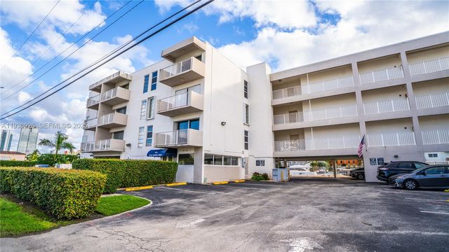 3716 NE 168th St 304, North Miami Beach, FL 33160