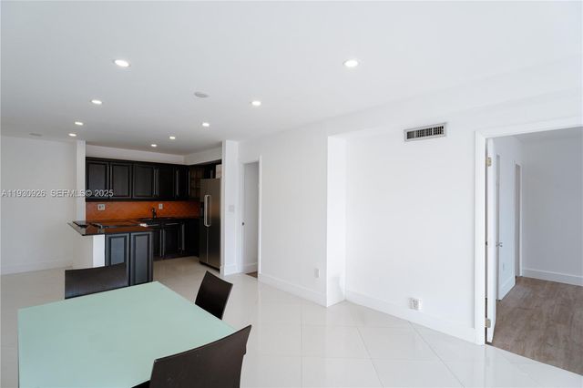 3716 NE 168th St 304, North Miami Beach, FL 33160