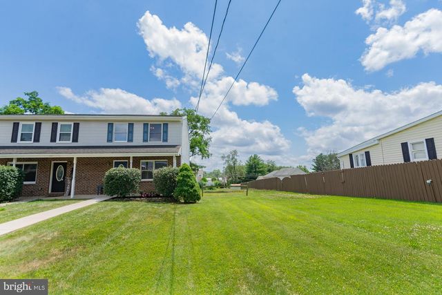 304 E 12TH AVE, Ranson, WV 25438
