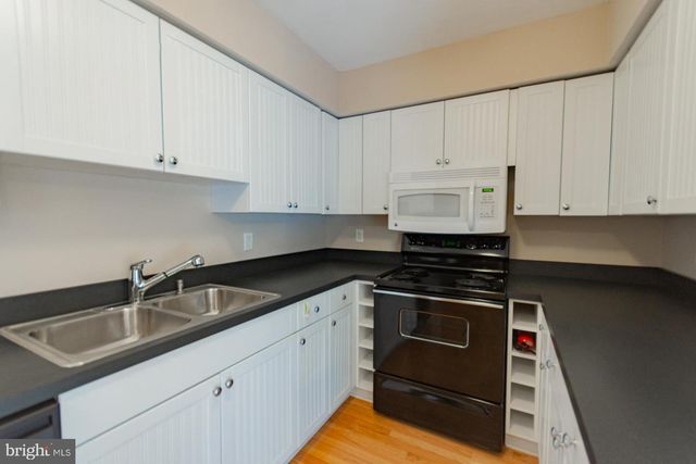 304 E 12TH AVE, Ranson, WV 25438