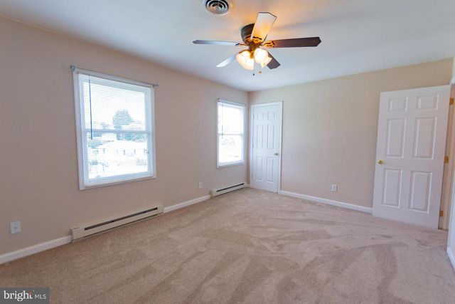 304 E 12TH AVE, Ranson, WV 25438