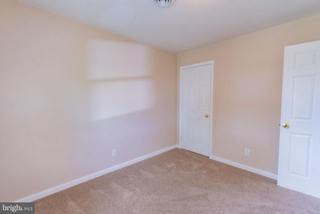304 E 12TH AVE, Ranson, WV 25438
