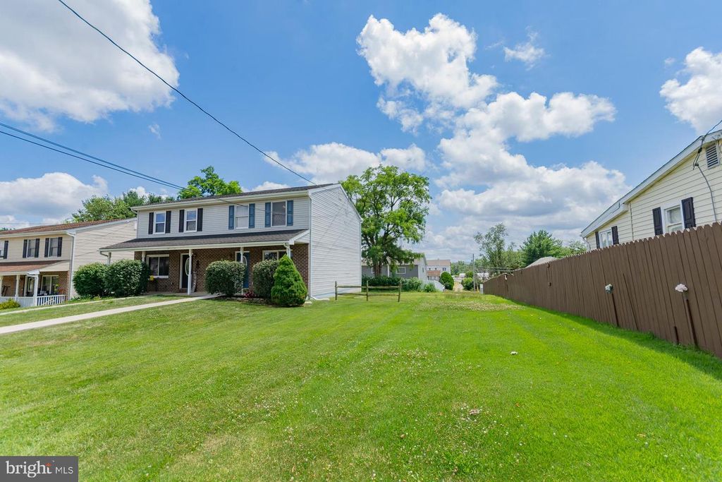 304 E 12TH AVE, Ranson, WV 25438