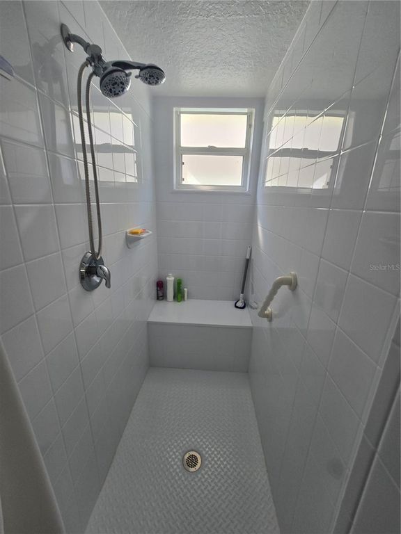 Image 12 of property listing at 516 SWEETWATER WAY, Haines City, FL 33844