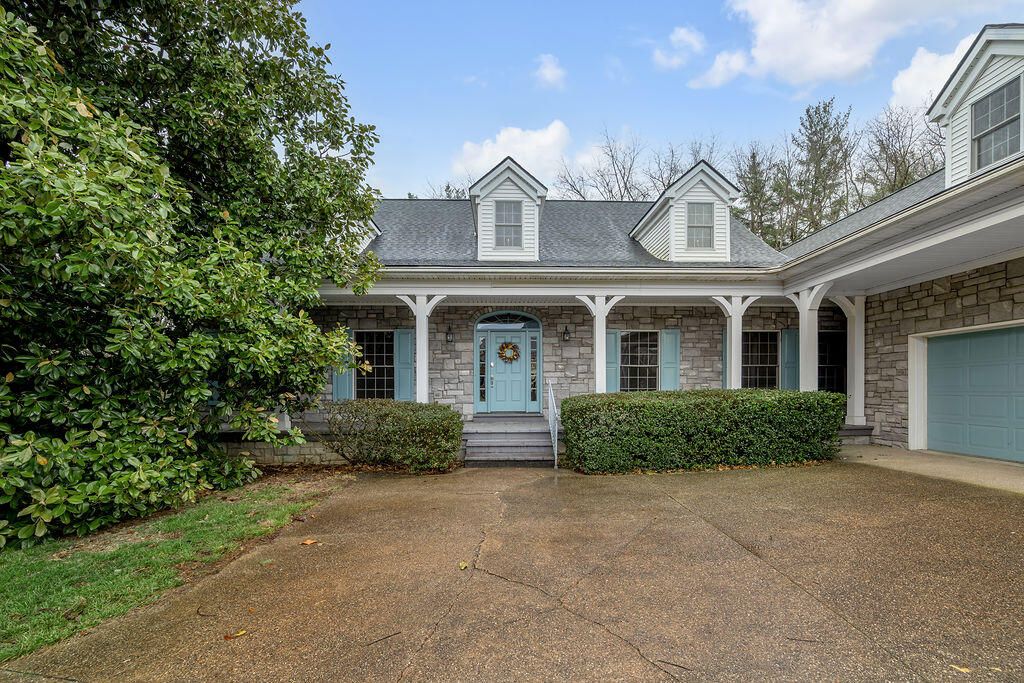 4205 John Alden Lane, Lexington, KY 40504