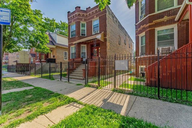 906 N Springfield Avenue, Chicago, IL 60651