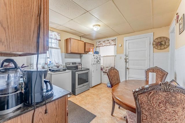 906 N Springfield Avenue, Chicago, IL 60651