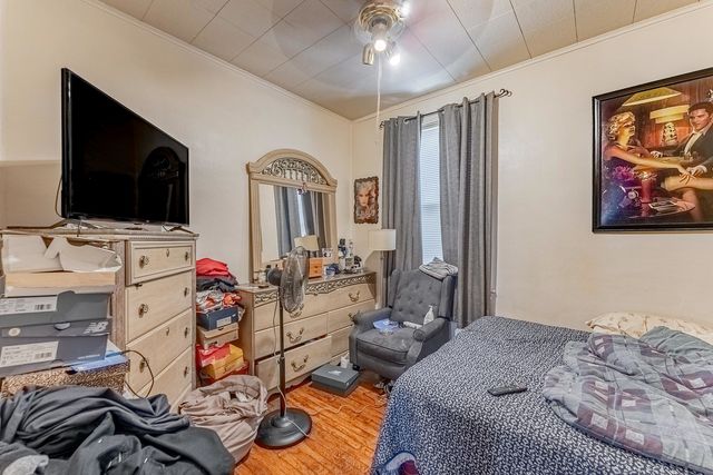 906 N Springfield Avenue, Chicago, IL 60651