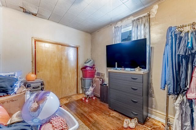 906 N Springfield Avenue, Chicago, IL 60651