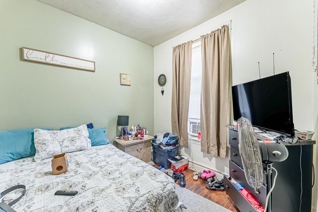 906 N Springfield Avenue, Chicago, IL 60651