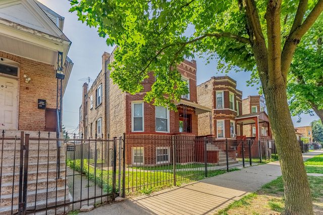 906 N Springfield Avenue, Chicago, IL 60651
