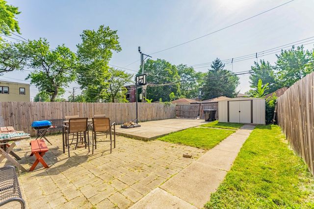 906 N Springfield Avenue, Chicago, IL 60651