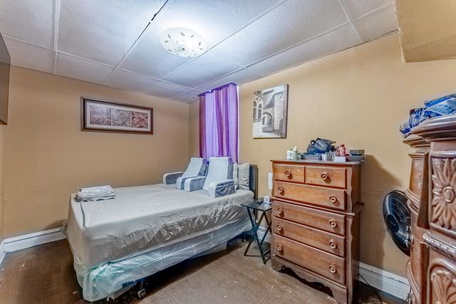 906 N Springfield Avenue, Chicago, IL 60651