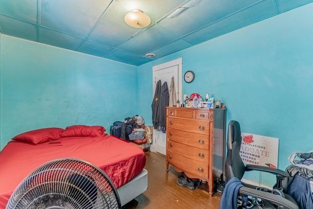 906 N Springfield Avenue, Chicago, IL 60651