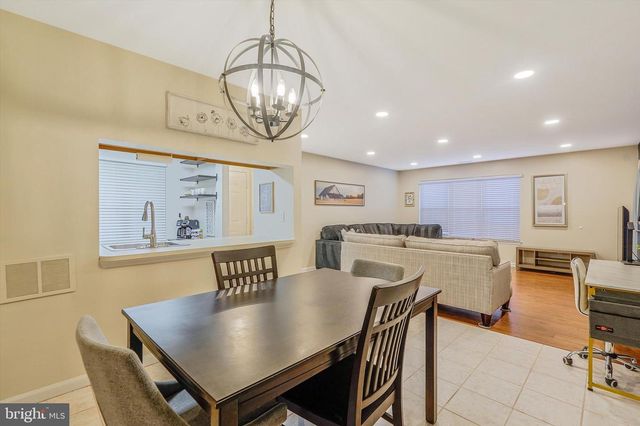 2407 SHURLOCK CT, Mount Laurel, NJ 08054