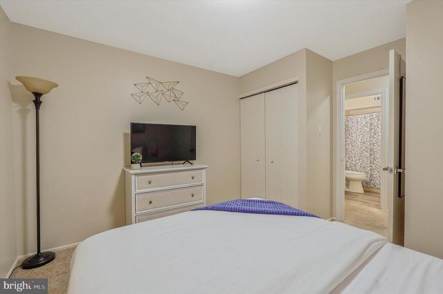 2407 SHURLOCK CT, Mount Laurel, NJ 08054