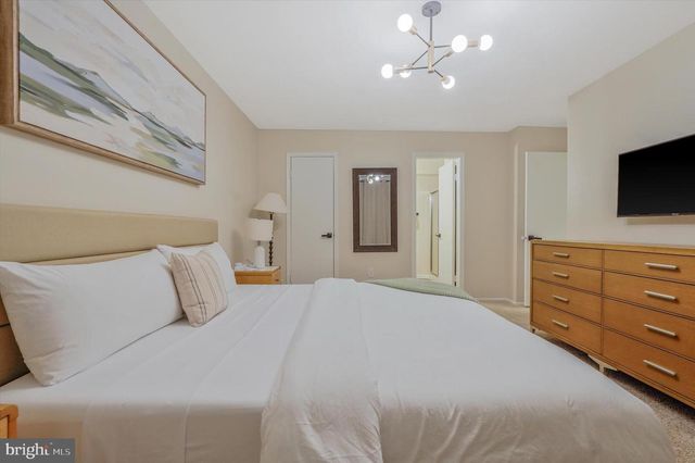 2407 SHURLOCK CT, Mount Laurel, NJ 08054