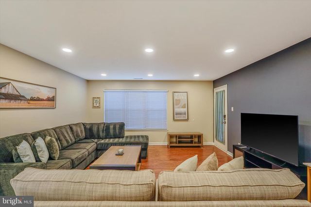 2407 SHURLOCK CT, Mount Laurel, NJ 08054