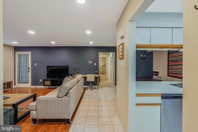 2407 SHURLOCK CT, Mount Laurel, NJ 08054