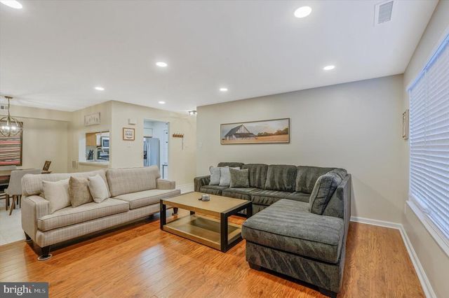 2407 SHURLOCK CT, Mount Laurel, NJ 08054