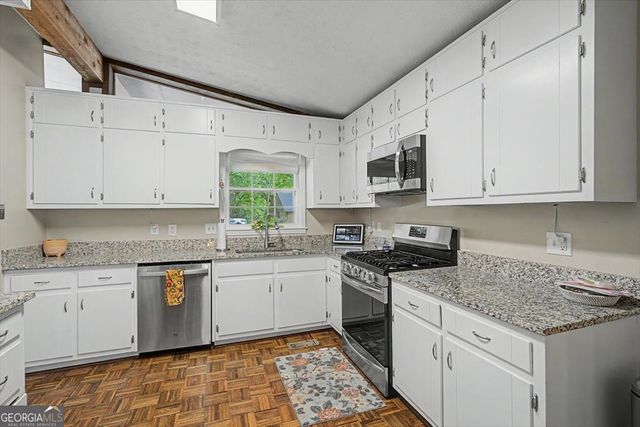 107 Lisa Lane, Carrollton, GA 30117