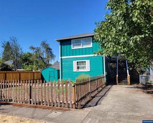 1455 Waller (A & B) St SE, Salem, OR 97301
