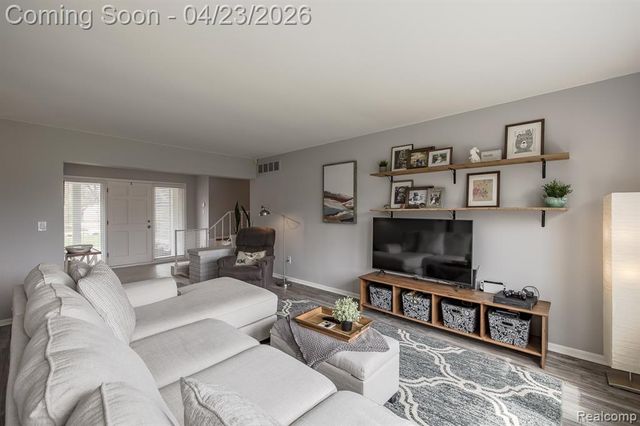 839 Spartan Drive, Rochester Hills, MI 48309