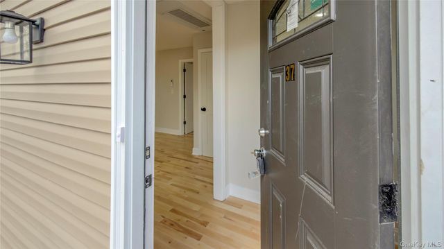 37 Deal Road, Island Park, NY 11558