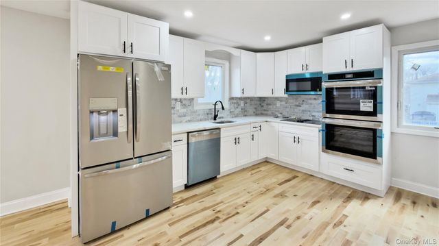 37 Deal Road, Island Park, NY 11558