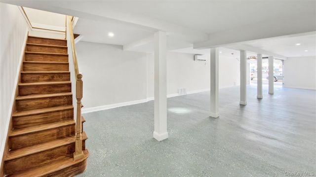 37 Deal Road, Island Park, NY 11558