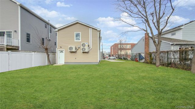 37 Deal Road, Island Park, NY 11558