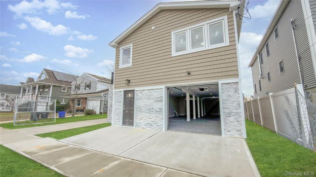 37 Deal Road, Island Park, NY 11558