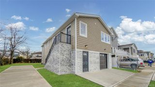 37 Deal Road, Island Park, NY 11558