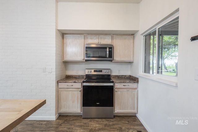 14216 Orchard Ave, Caldwell, ID 83607