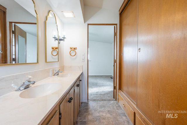 14216 Orchard Ave, Caldwell, ID 83607