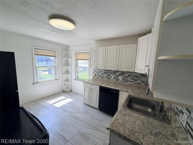 22959 Cleveland Street, Dearborn, MI 48124