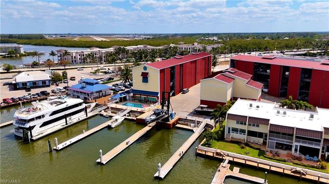 750 RIVER POINT UNIT B3-19 DR, Naples, FL 34102