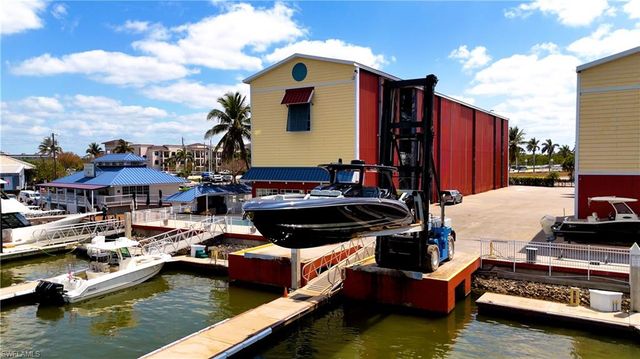 750 RIVER POINT UNIT B3-19 DR, Naples, FL 34102