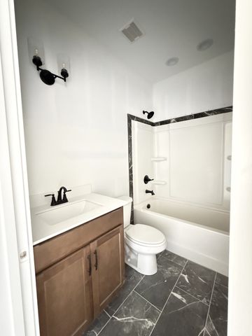 985 Long Beech Dr, Clarksville, TN 37042