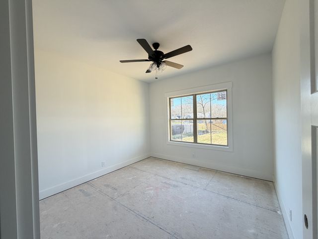 985 Long Beech Dr, Clarksville, TN 37042