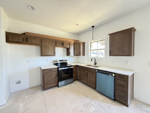 985 Long Beech Dr, Clarksville, TN 37042